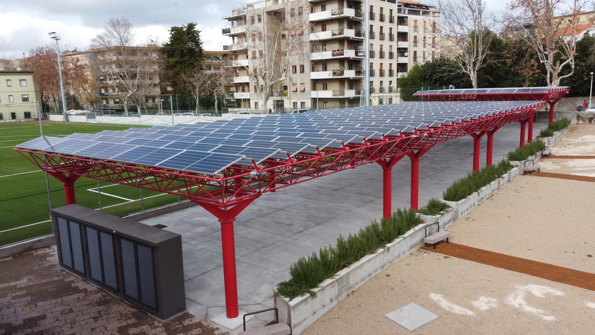 Pensilina-fotovoltaica-1